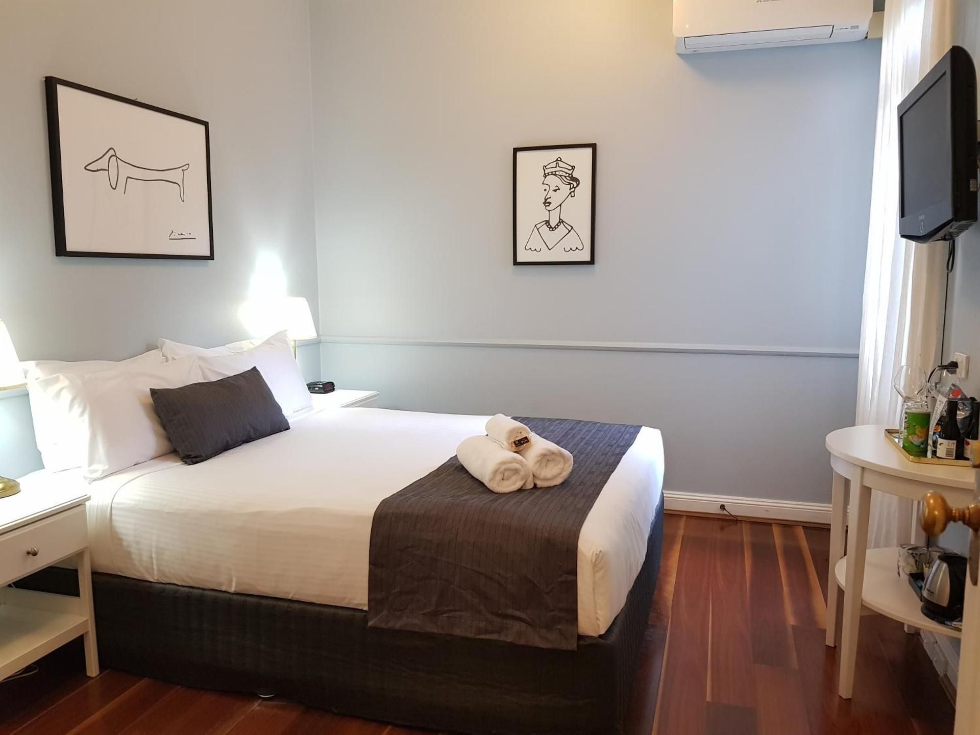 Queen Room - Pet Friendly