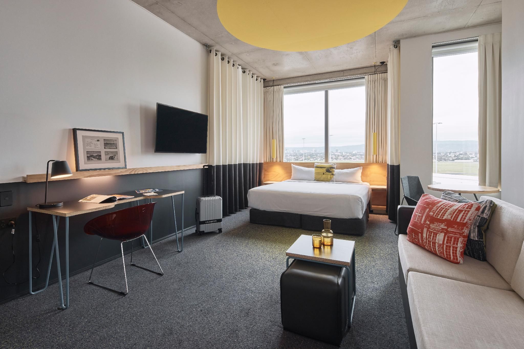 Atura Adelaide Airport Prem Corner King 2