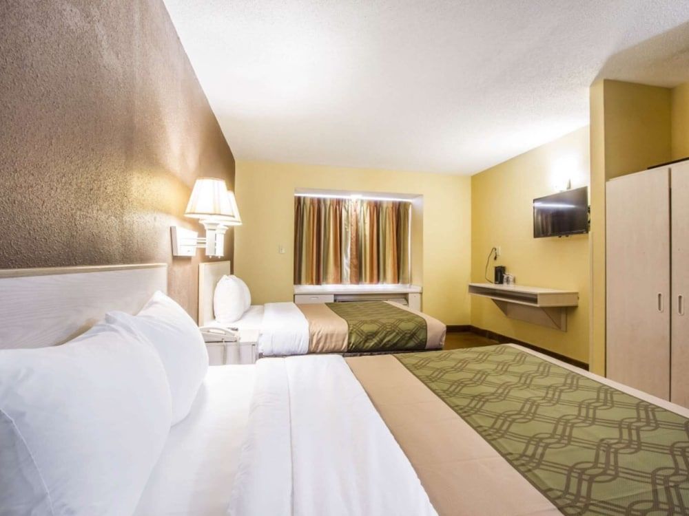 Deluxe Room, 2 Queen Beds, Non Smoking, Refrigerator & Microwave