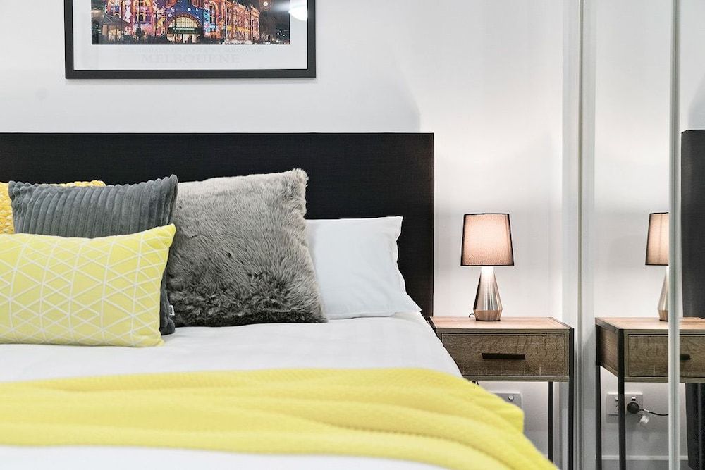 undefined LIZZI, Melbourne Studio Apartment 3