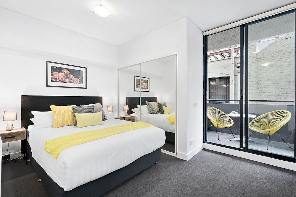 undefined LIZZI, Melbourne Studio Apartment