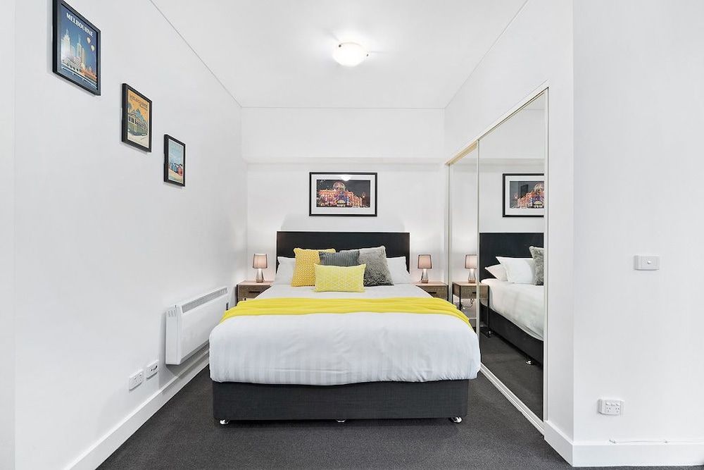 undefined LIZZI, Melbourne Studio Apartment 2