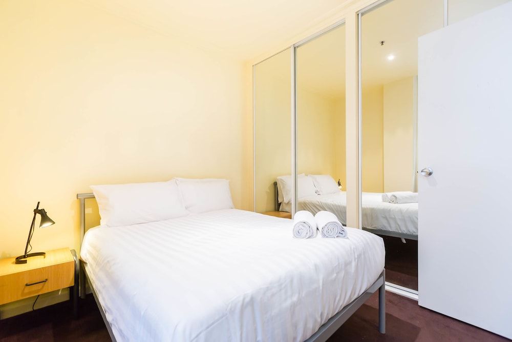 undefined ELIZA, 2BDR Melbourne Apartment 2