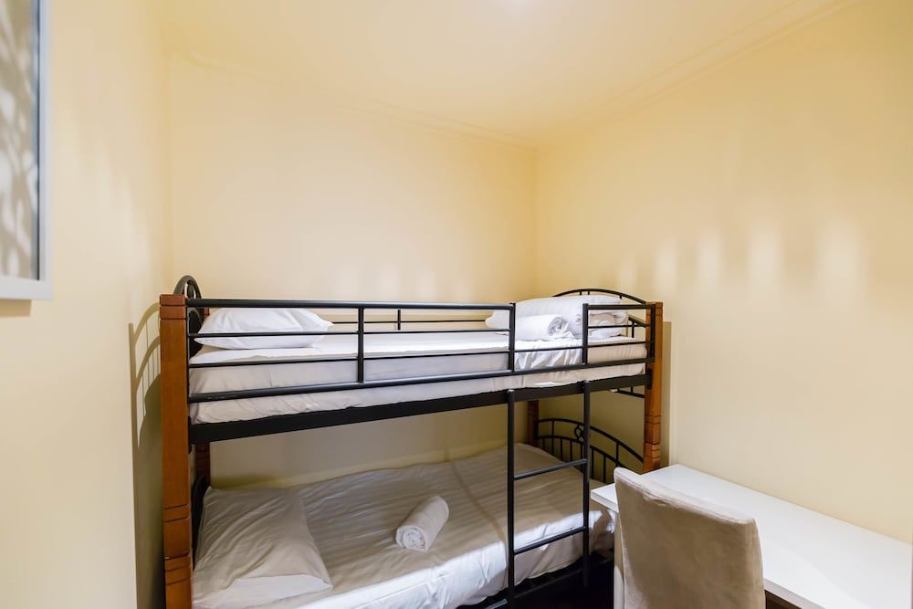 undefined ELIZA, 2BDR Melbourne Apartment 5