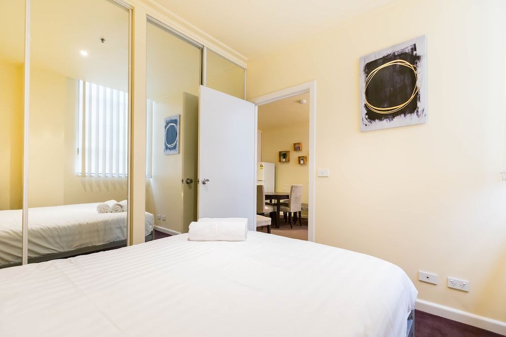 undefined ELIZA, 2BDR Melbourne Apartment 4
