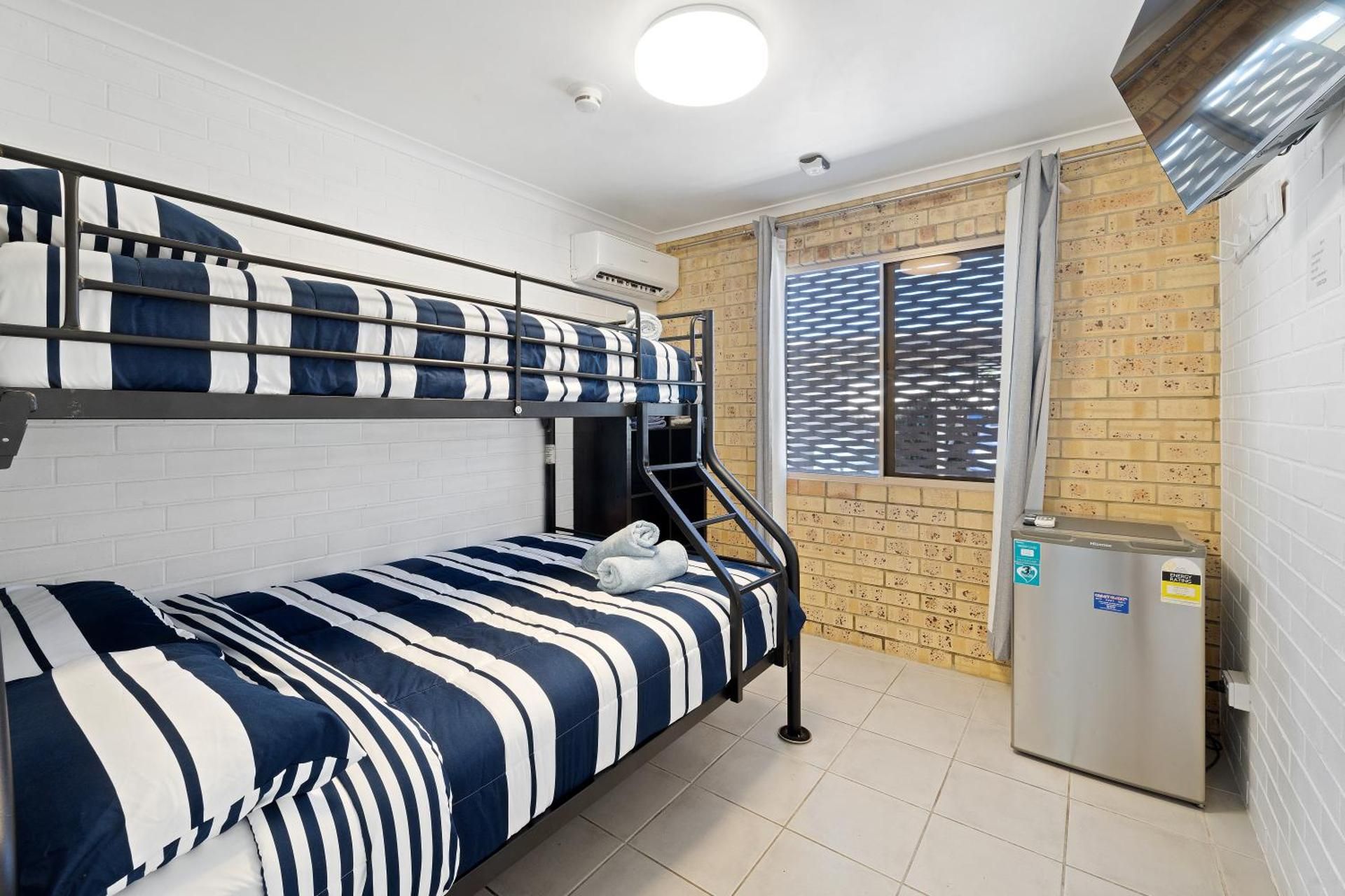 Basic Triple Room with Shared Bathroom