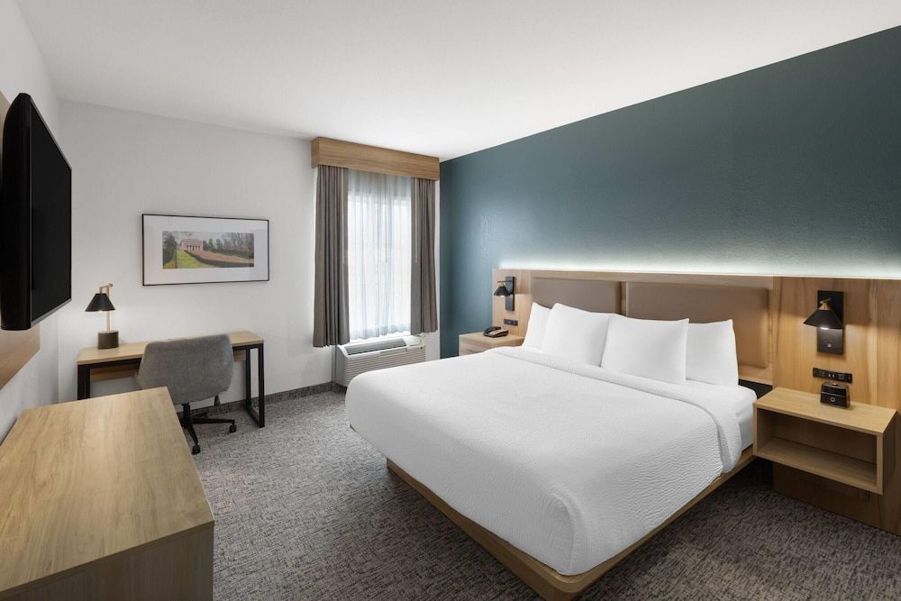 Suite, 1 King Bed, Non Smoking