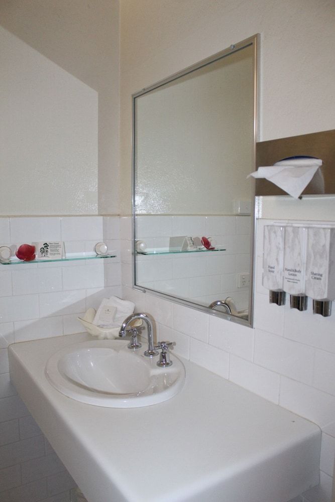 Cotswold Gardens Deluxe Room, 1 Queen Bed 7