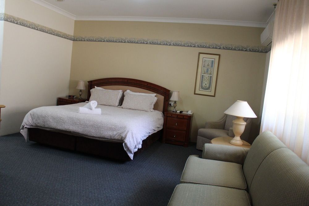 Deluxe Room, 1 King Bed (Superior King)