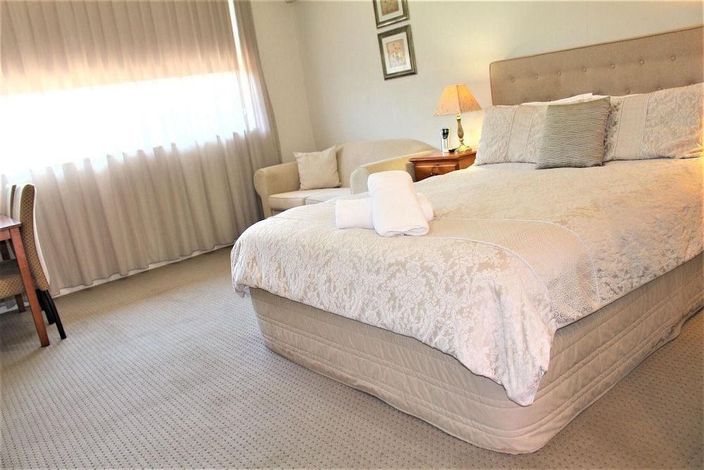 Cotswold Gardens Deluxe Room, 1 Queen Bed 2