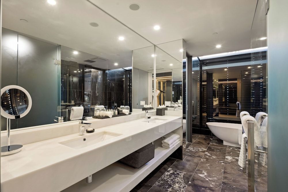 Emporium Hotel South Bank Poolside Cabana Suite - Free Wifi 5