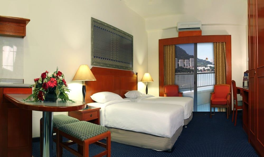 undefined Rainbow Paradise Beach Resort 4