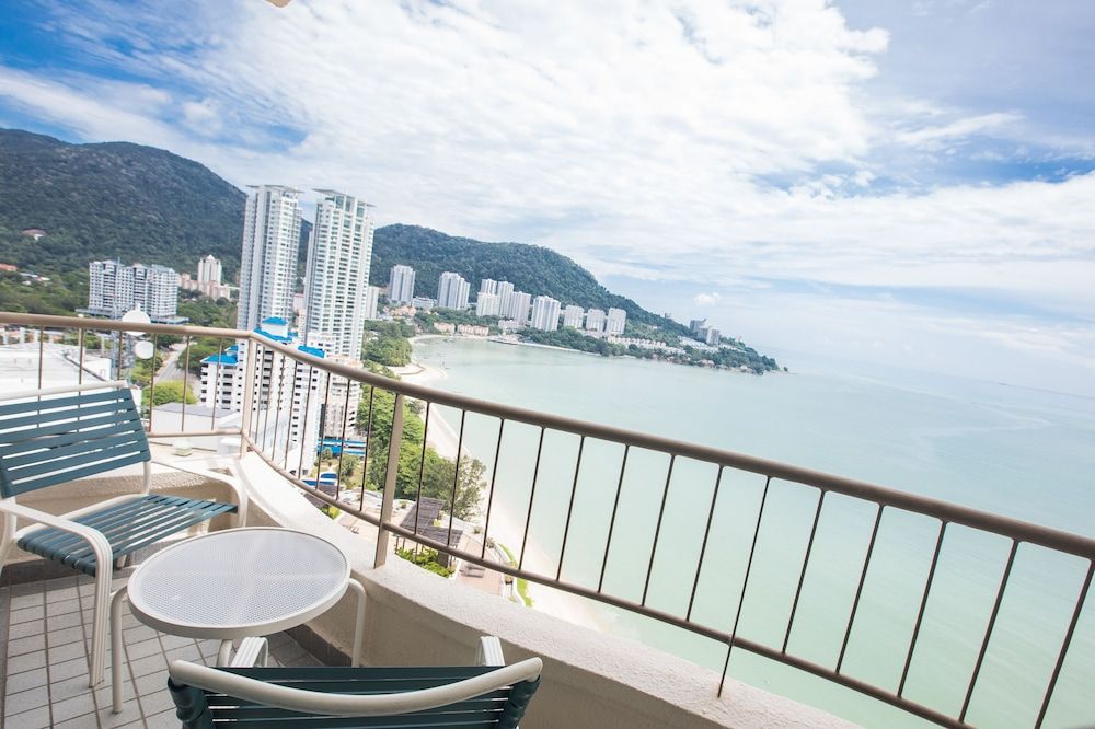 undefined Rainbow Paradise Beach Resort 10