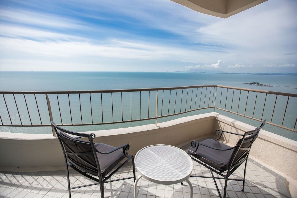 undefined Rainbow Paradise Beach Resort 8