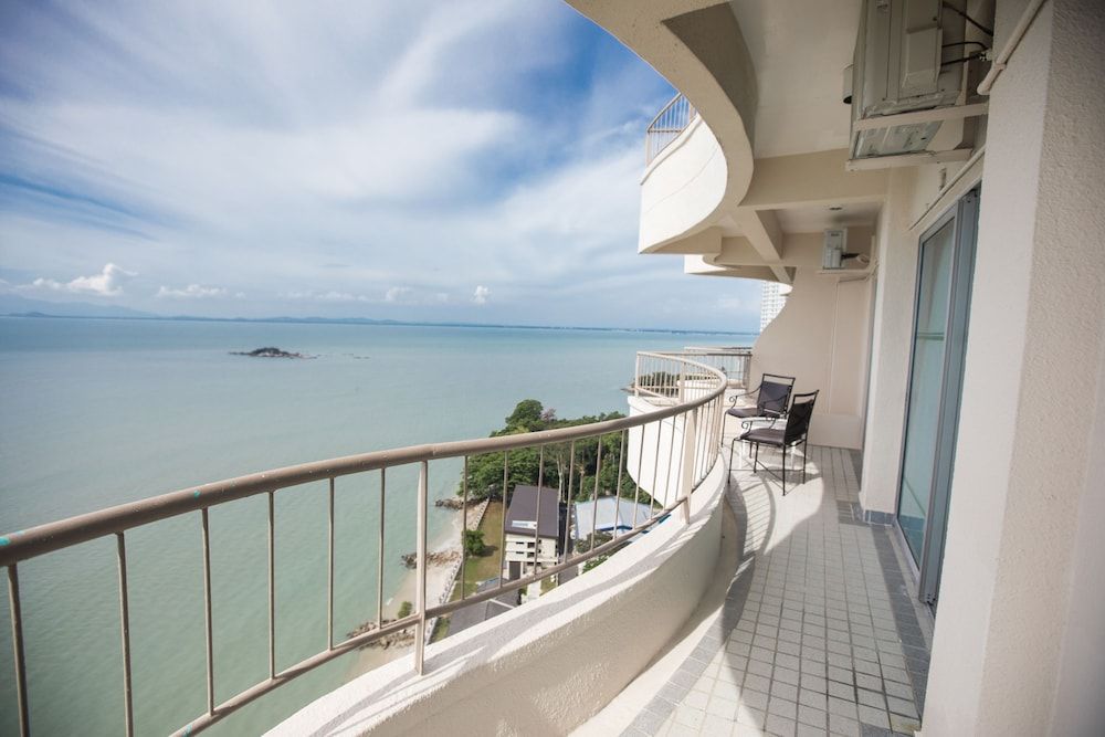 undefined Rainbow Paradise Beach Resort 7