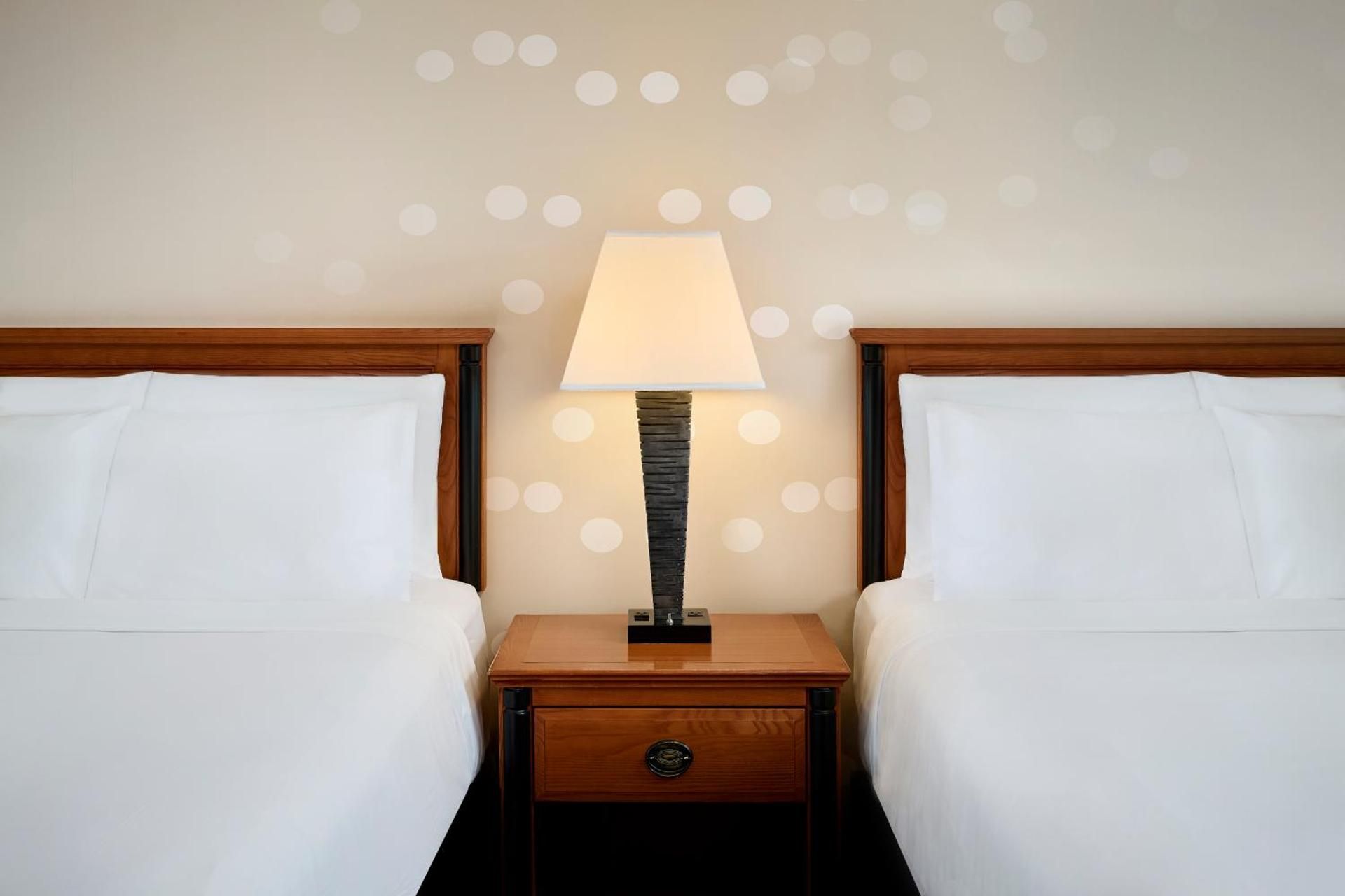 Niagara Fallsview Hotel 2 Queen Standard 2