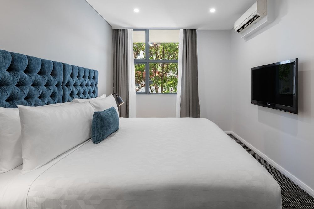 1 Bedroom Modern Suite