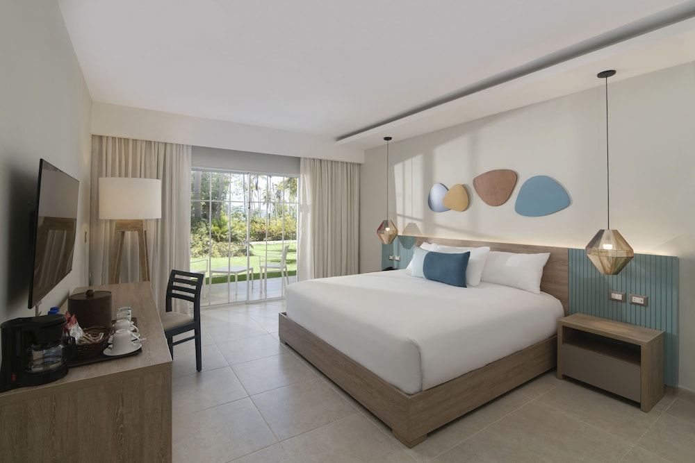 Wyndham Alltra Samana All-Inclusive Resort Standard Room, 1 King Bed, Garden View 3