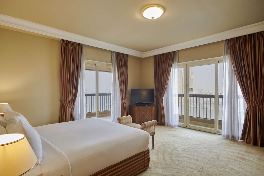 Presidential Suite, Multiple Beds, Smoking