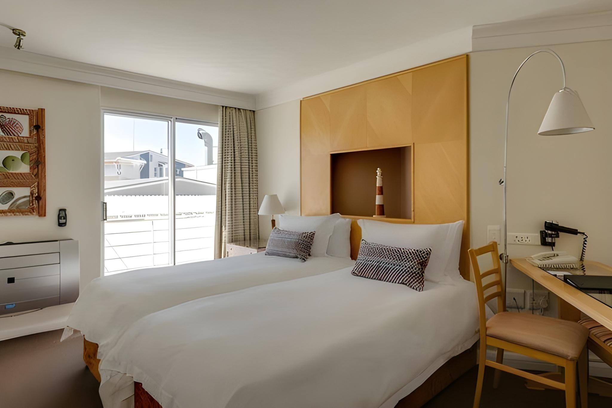 Guest room, 1 King, City view