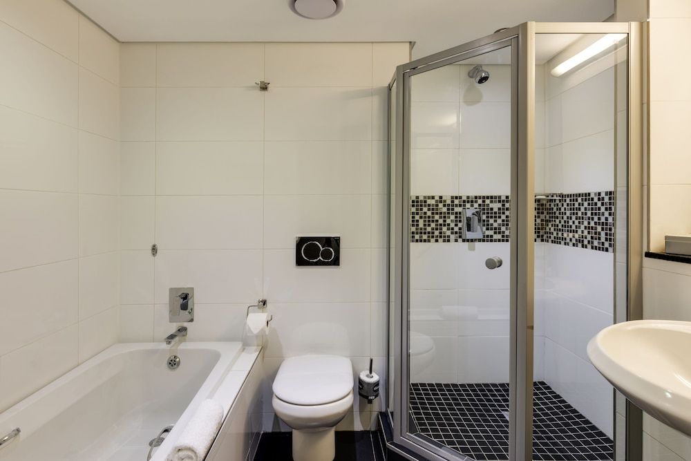 Protea Hotel by Marriott Knysna Quays Room, 2 Twin Beds, City View 4