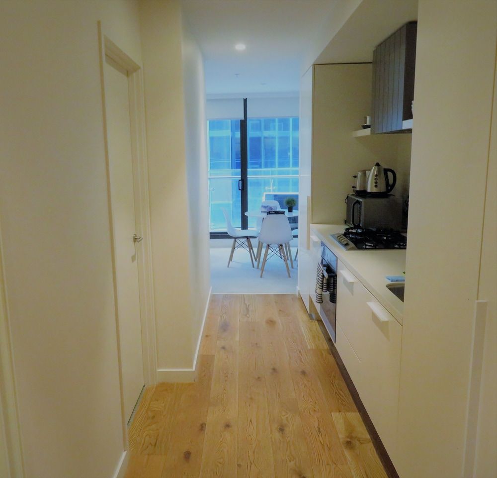 undefined ReadySet Apartments on Emerald 4