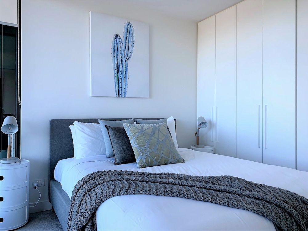 undefined ReadySet Apartments on Emerald 8