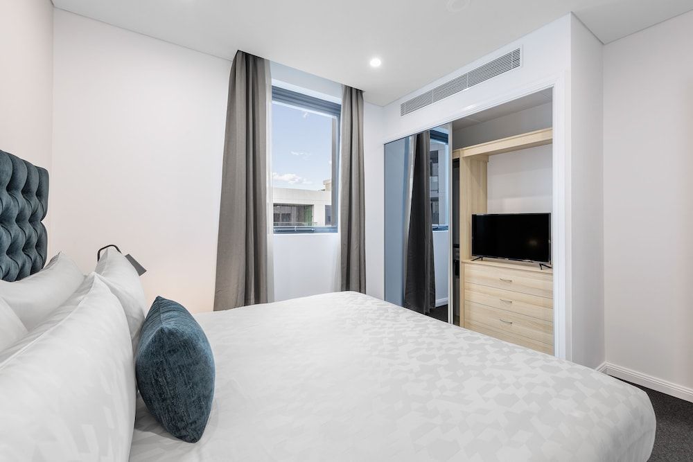 1 Bedroom Luxury King Suite