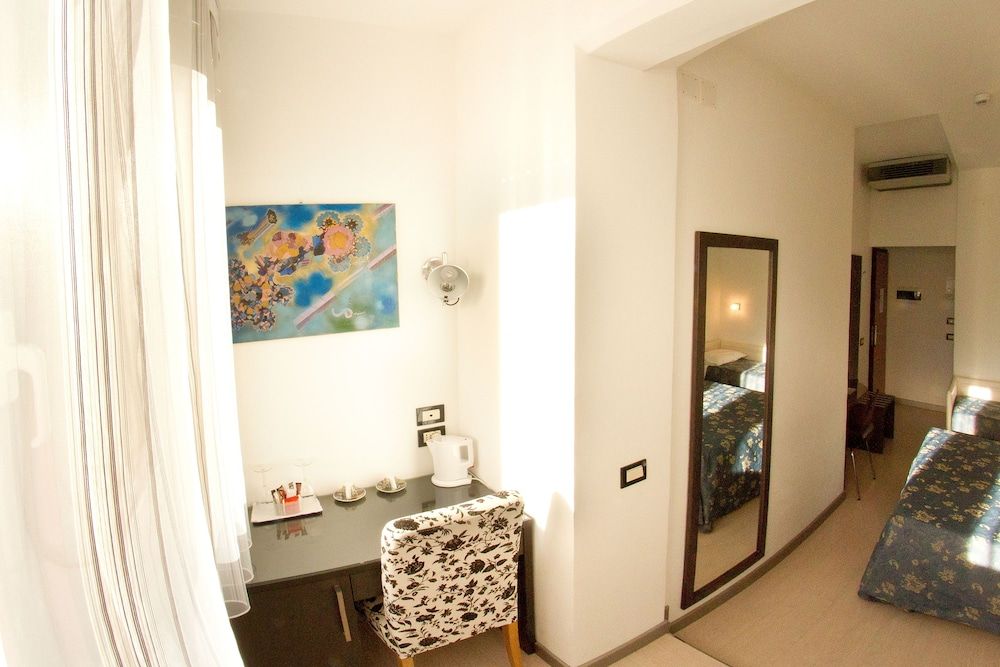 Hotel Roma Camera Standard Letto Matrimoniale 17