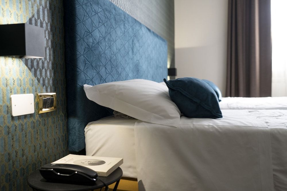 Hotel Astoria Classic Twin Room 4