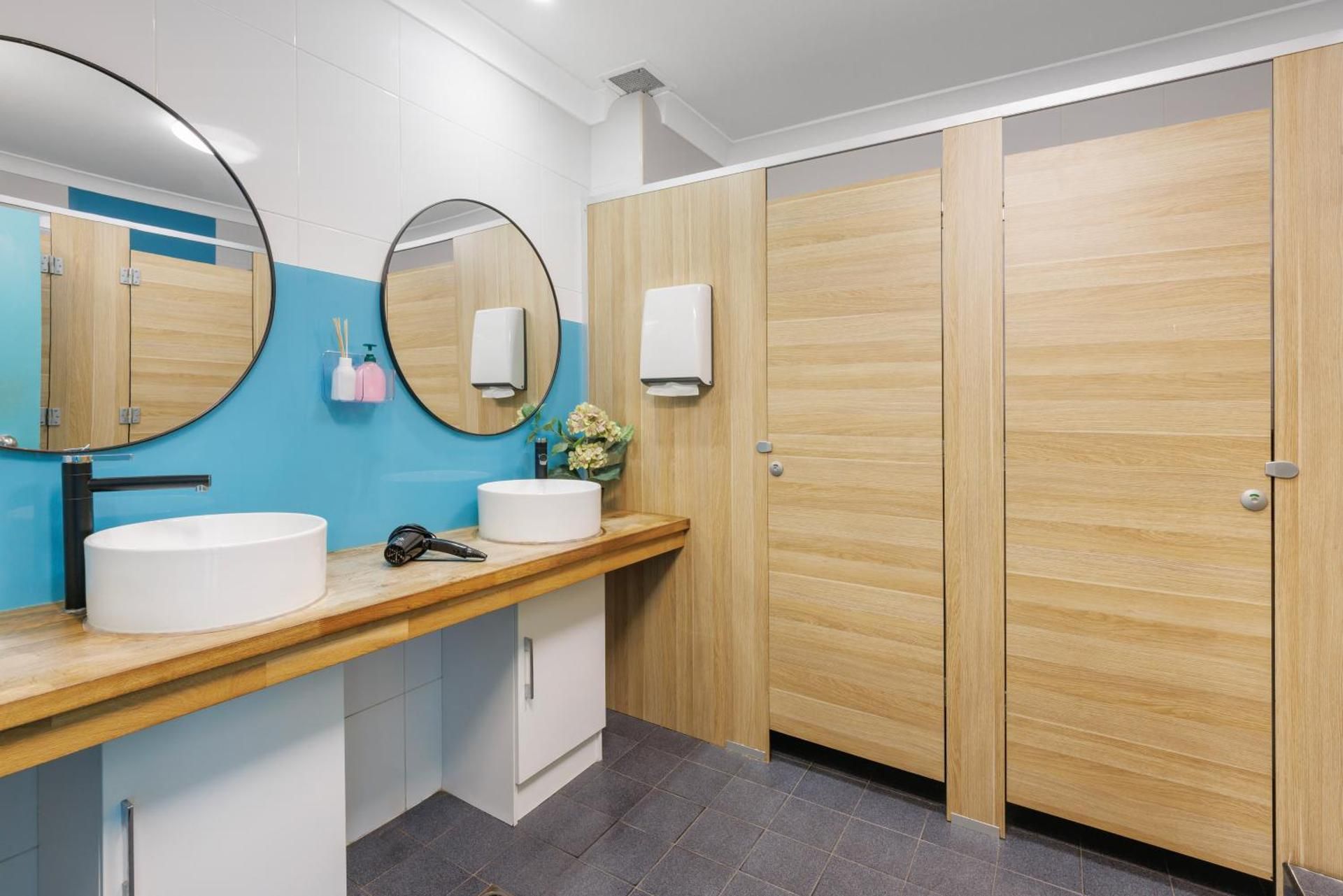 Bed in 8-Bed FEMALE ONLY Dormitory with Balcony (ages 18 - 40 years only)