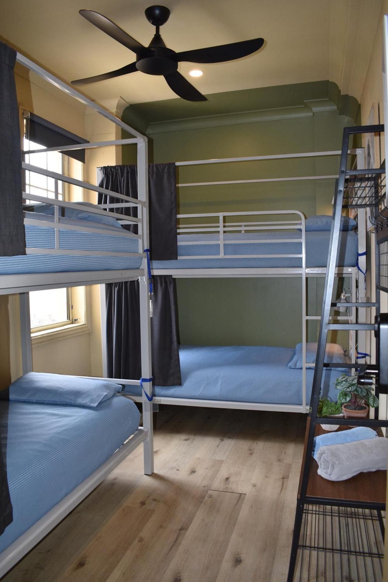 Bed in 6-Bed Mixed Dormitory Apartment