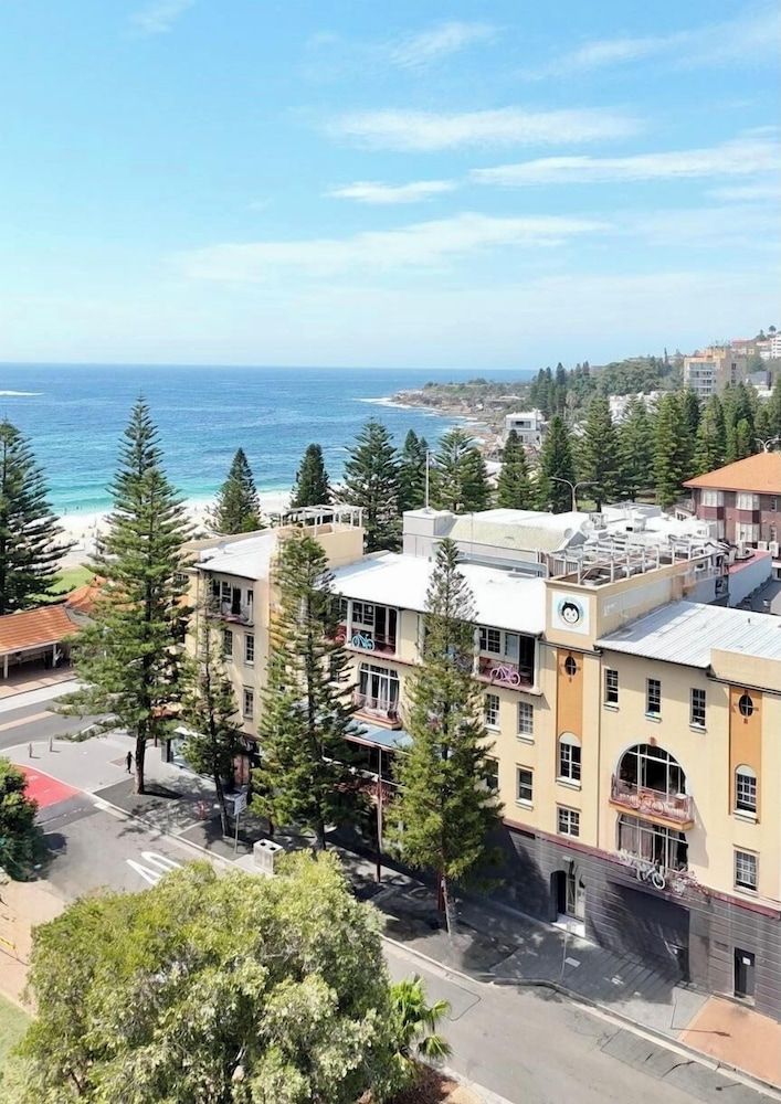 Mad Monkey Coogee Beach Hostel
