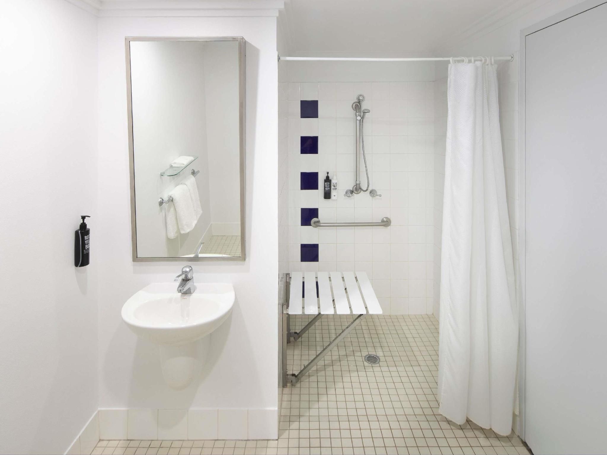 ibis Styles Sydney Central Standard Accessible Queen Room 2