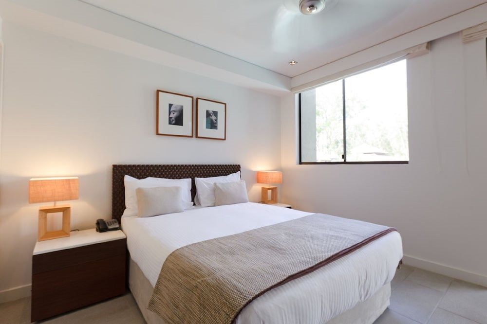 Luxury Apartment, 2 Bedrooms, Balcony, Pool View
