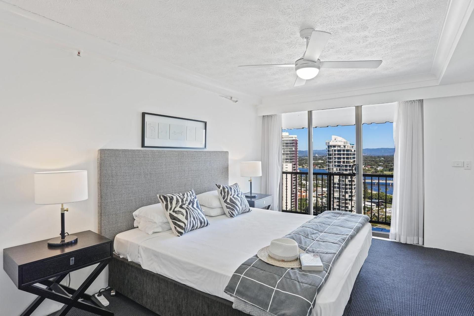 Superior One-Bedroom Apartment