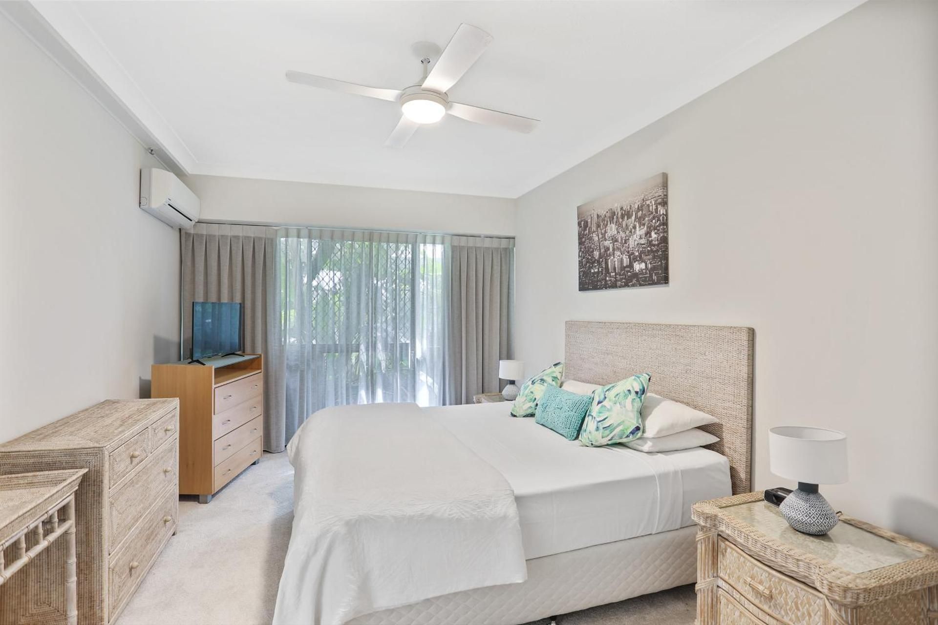 Three-Bedroom Family Garden View Apartment