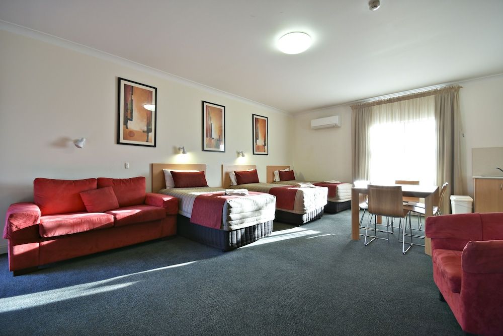 Abel Tasman Motor Inn Family Room 5