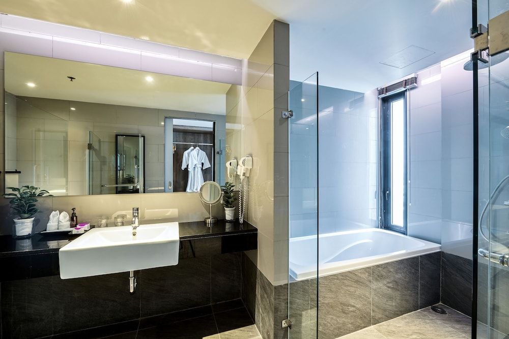 TK Palace Hotel & Convention Mini Suite 10