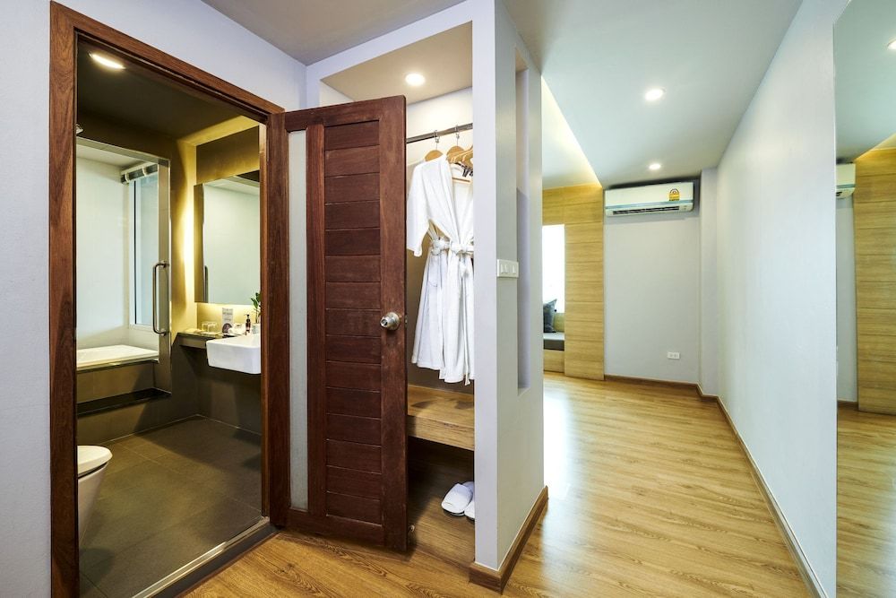 undefined TK Palace Hotel & Convention 9