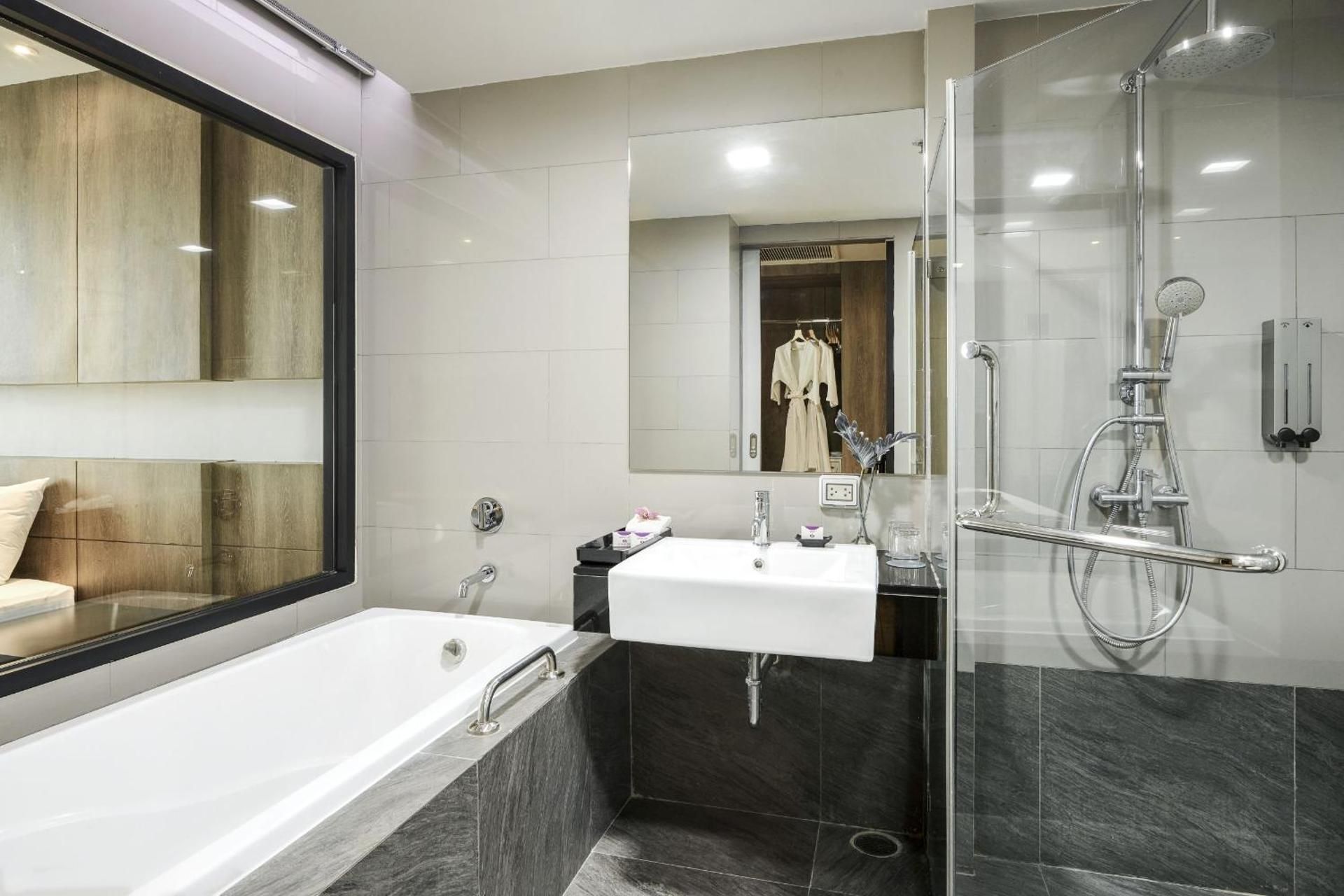 undefined TK. Palace Hotel & Convention Bangkok 3