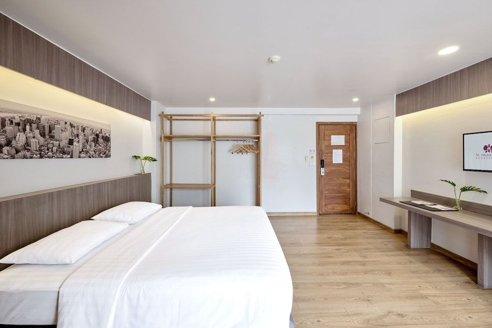 TK Palace Hotel & Convention Standard Room (25 Square Metres) 4