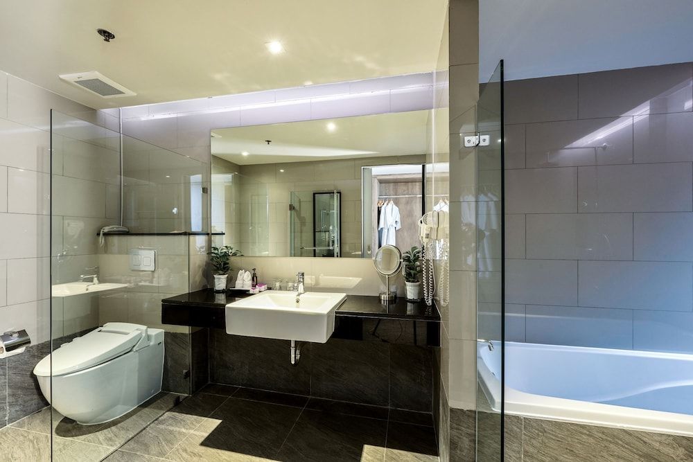 TK Palace Hotel & Convention Mini Suite 12