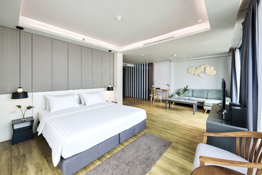 TK Palace Hotel & Convention Mini Suite 2