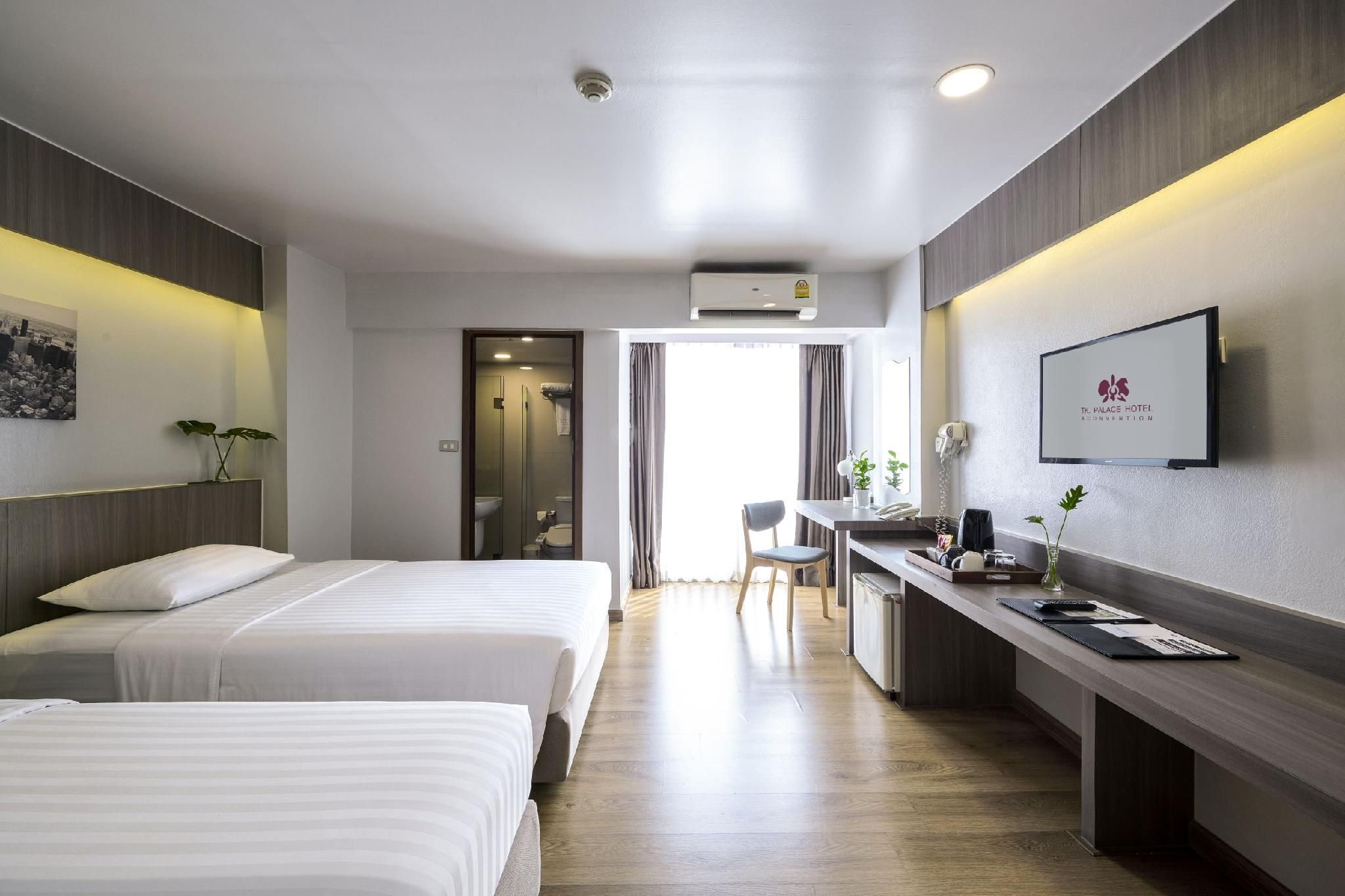 TK. Palace Hotel & Convention Bangkok Standard 1 Double Bed or 2 Single Beds