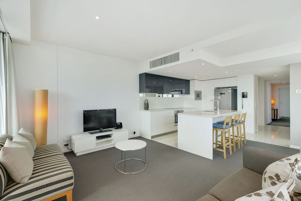 H'Residences - Q Stay Apartment, 2 Bedrooms, Ocean View 12