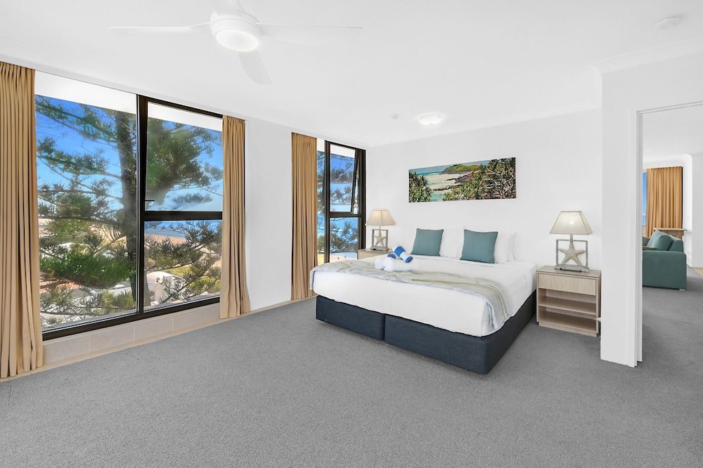 2 Bedroom Beach Front Ocean View Executive Apartment