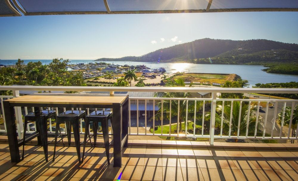 3 Bedroom 2 Bathroom Top Floor Apartment