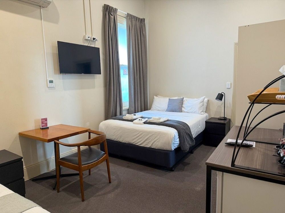 Standard Room, Multiple Beds, Ensuite