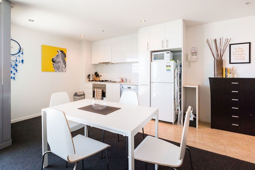 undefined ALLINDA, 1BDR Melbourne Apartment 6